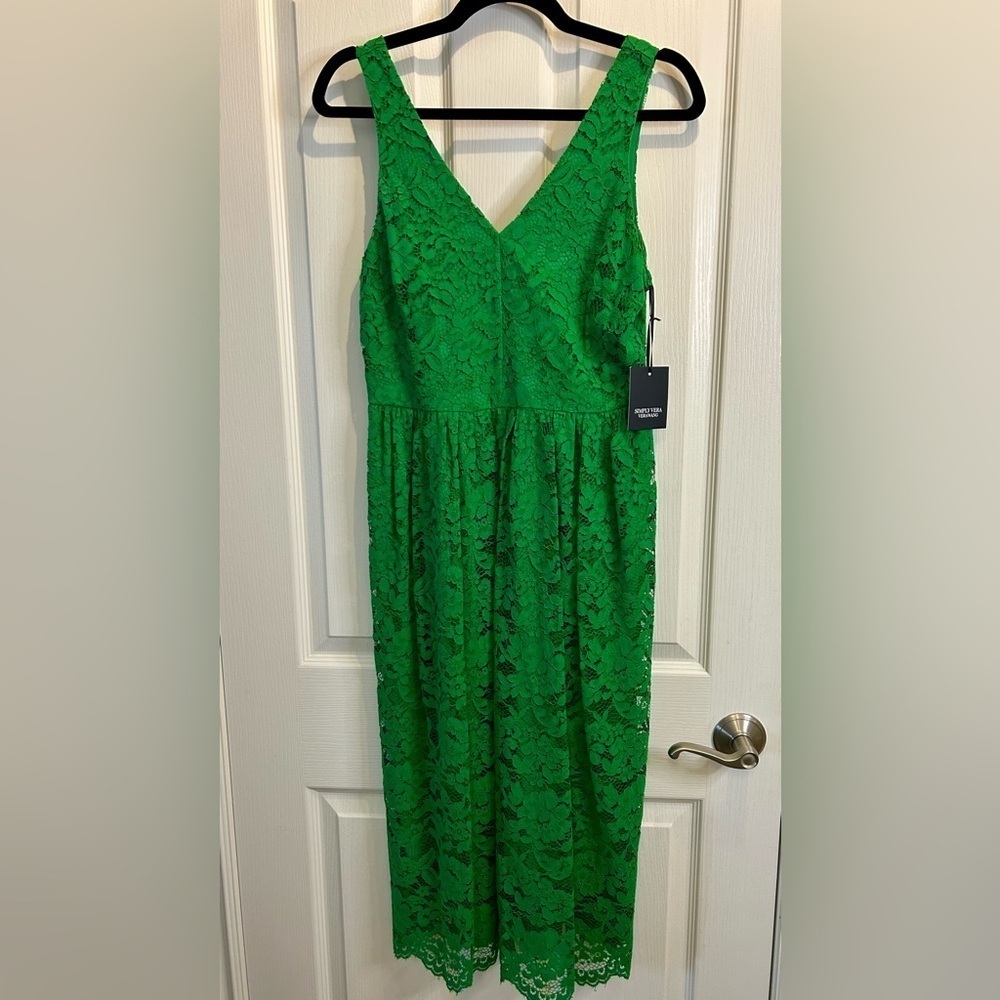 💚” Simply Vera” NWT Vera Wang Green Lace Fully Lined Dress w/ Pockets Size M💚